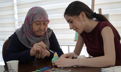 Yunusemre Belediyesi’nden hayatları güzelleştiren proje: Alzheimer ve Demans hastaları unutulmadı!