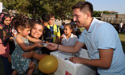 Şehzadeler Belediyesi’nden çocuklara yaz neşesi: Dondurma ve oyun keyfi!