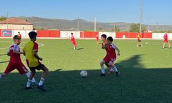 Manisa’da genç futbolculardan dostluk maçı