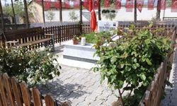 Manisa’da şehit kabirlerine vefalı dokunuş