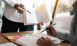 Manisa’da bir belediye öğrencilerine destek oluyor: Test kitapları ücretsiz dağıtılacak