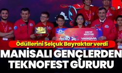Manisalı gençlerden TEKNOFEST gururu: Ödüllerini Selçuk Bayraktar verdi