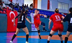 Manisa BBSK'dan hentbolda olağanüstü yükseliş: Liderlik koltuğuna oturdular
