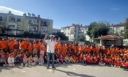 Yunusemreli minikler kukla Çilli ile hem eğleniyor hem öğreniyor