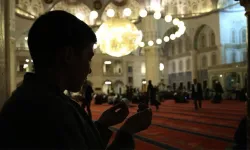 3 Ayların İlk Kandiline Sayılı Günler... Regaip Kandili Ne Zaman?