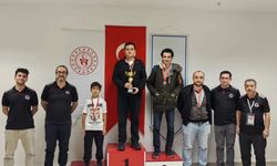 Yunusemreli Satranççı Enes Kaya'dan Eskişehir'de Namağlup Şampiyonluk