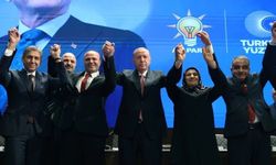 Cumhurbaşkanı Erdoğan’dan 4 belediye başkanına rozet