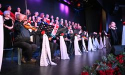“Aşkın Ezgileri” Konserlerine Manisalılardan Yoğun İlgi