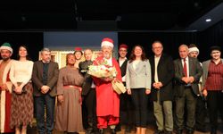 ‘Fotoğrafçı’ Tiyatroseverlerle Buluştu