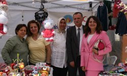 Yunusemreli Kadınlar El Emeği Ürünlerini Emekliler Parkı’nda Satışa Sunuyor