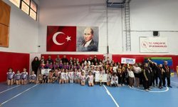 Minik jimnastikçiler Alaşehir’de 23 Nisan için yarıştı