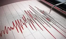 Van sallandı! 5.2’lik deprem panik yarattı!