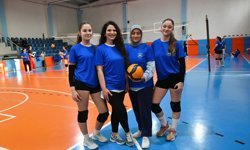 Yunusemre Belediyespor'dan Anneler Günü'ne Özel Voleybol Etkinliği