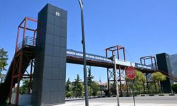 Büyükşehir’den Kuşlubahçe’deki Üst Geçide Asansör Kolaylığı