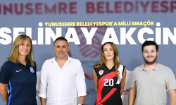 Yunusemre Belediyespor'a Milli Smaçör: Selinay Akçin