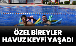 Özel Bireyler Havuz Keyfi Yaşadı