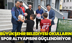 Büyükşehir Belediyesi Okulların Spor Altyapısını Güçlendiriyor