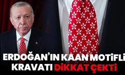 Erdoğan’ın Anıtkabir Törenindeki Kaan Motifli Kravatı Dikkat Çekti