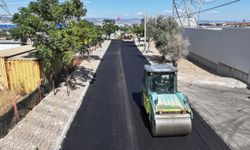 Yunusemre Emlakdere’de 2 Kilometrelik Yol Sıcak Asfaltla Yenilendi