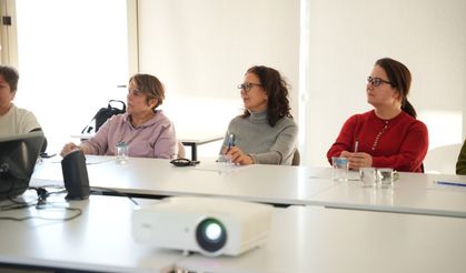 Akhisar Belediyesi’nden kadın muhtarlara özel eğitim programı