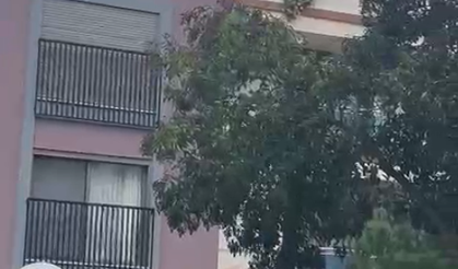 Manisa'da yağmurla karışık rüzgar başladı