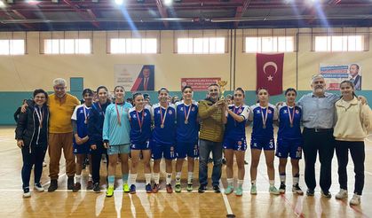 Manisa’da kız futsal şampiyonu Soma’dan çıktı
