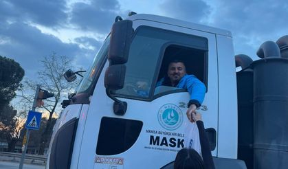 İftara yetişemeyenlere Salihli'de kumanya