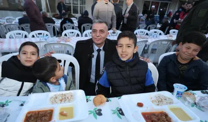 Sancaklıbozköy’de İftar Sofrası Kuruldu: Başkan Şimşek Vatandaşla İftar Sofrasında Buluştu