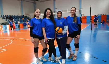 Yunusemre Belediyespor'dan Anneler Günü'ne Özel Voleybol Etkinliği