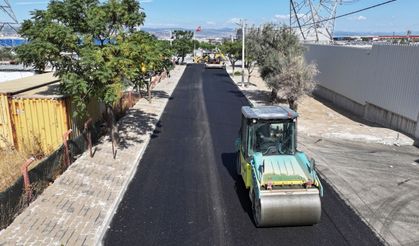 Yunusemre Emlakdere’de 2 Kilometrelik Yol Sıcak Asfaltla Yenilendi