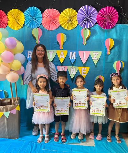 Yunusemre’nin minikler belgelerini aldı