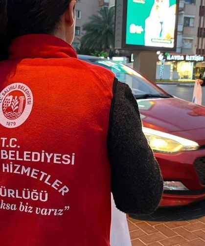 Salihli Belediyesi iftar saatinde yolda kalanlar unutulmadı