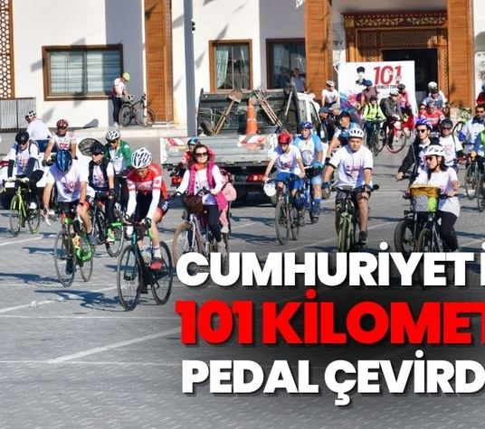 Yunusemre'de cumhuriyet için 101 kilometre pedal çevirdiler