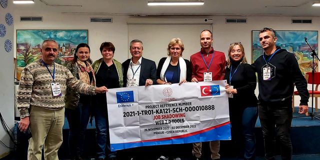 Şehzadeler Gazi İlkokulu Prag'da okul gözlemi gerçekleştirdi