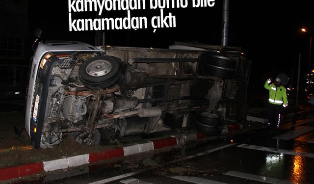 Hurdaya dönen kamyondan burnu bile kanamadan çıktı