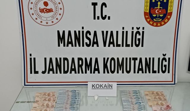 Manisa'da durdurulan otomobilden kokain çıktı