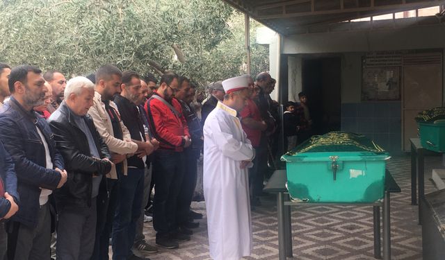 İzmir’de motosiklet kazasında ölen 2 kardeş toprağa verildi