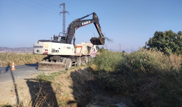 MASKİ’den Muradiye Mahallesinde Dere Temizliği