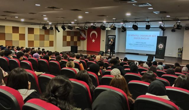 Liseli öğrencilere siber suçlarla mücadele semineri verildi