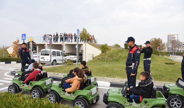 Trafik Eğitim Parkı Konuklarını Ağırlamaya Devam Ediyor