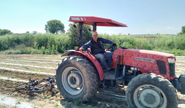 Manisa’da sır cinayet: Traktörünün yanında tüfekle vurulmuş halde bulundu