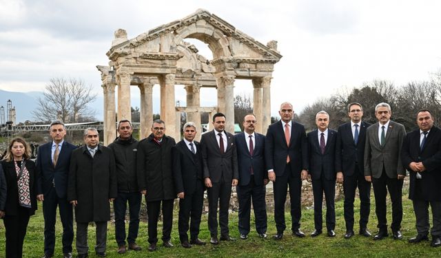 Kültür ve Turizm Bakanı Ersoy, Afrodisias Antik Kenti Tanıtım Toplantısı'nda konuştu: