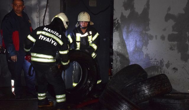 Manisa'da lastik tamirhanesinde çıkan yangın söndürüldü