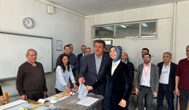 AK Parti Genel Başkan Yardımcısı Zeybekci, oyunu Denizli'de kullandı