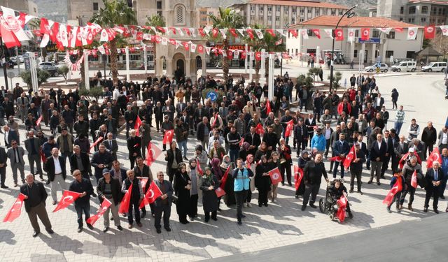 Demokrat Parti Genel Başkanı Uysal, Manisa'da halka hitap etti