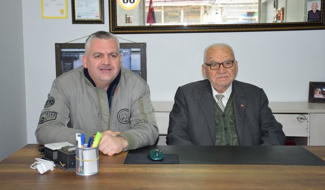 Manisa'da 56 yıllık muhtarın koltuğuna torunu talip