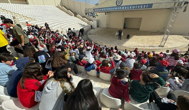 Muğla'da "Bir  kitap bir insan" projesiyle öğrenciler yazarlarla buluşuyor