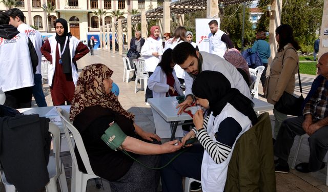 Tıp Fakültesi öğrencilerinden ‘Yeryüzü Doktorları Projesi'