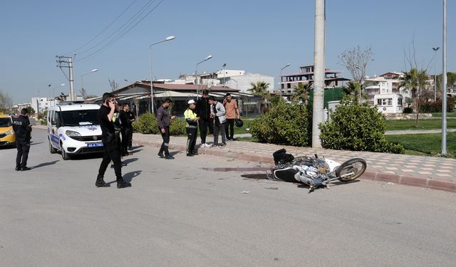 Manisa'da elektrik direğine çarpan motosikletin sürücüsü öldü