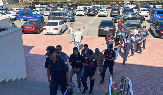 Bodrum'da göçmen kaçakçılığı iddiasıyla yakalanan 5 zanlı tutuklandı